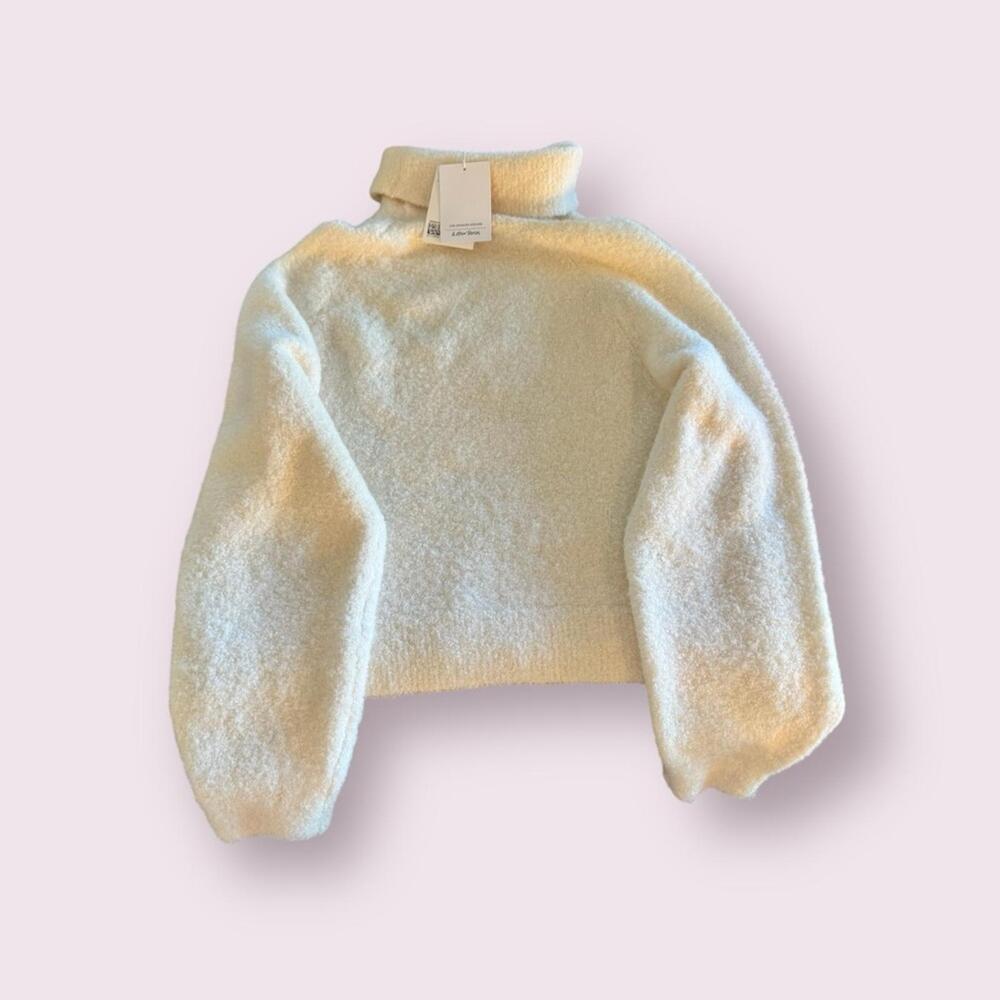 & Other Stories Elegant Creamy White Turtleneck sweater size M
